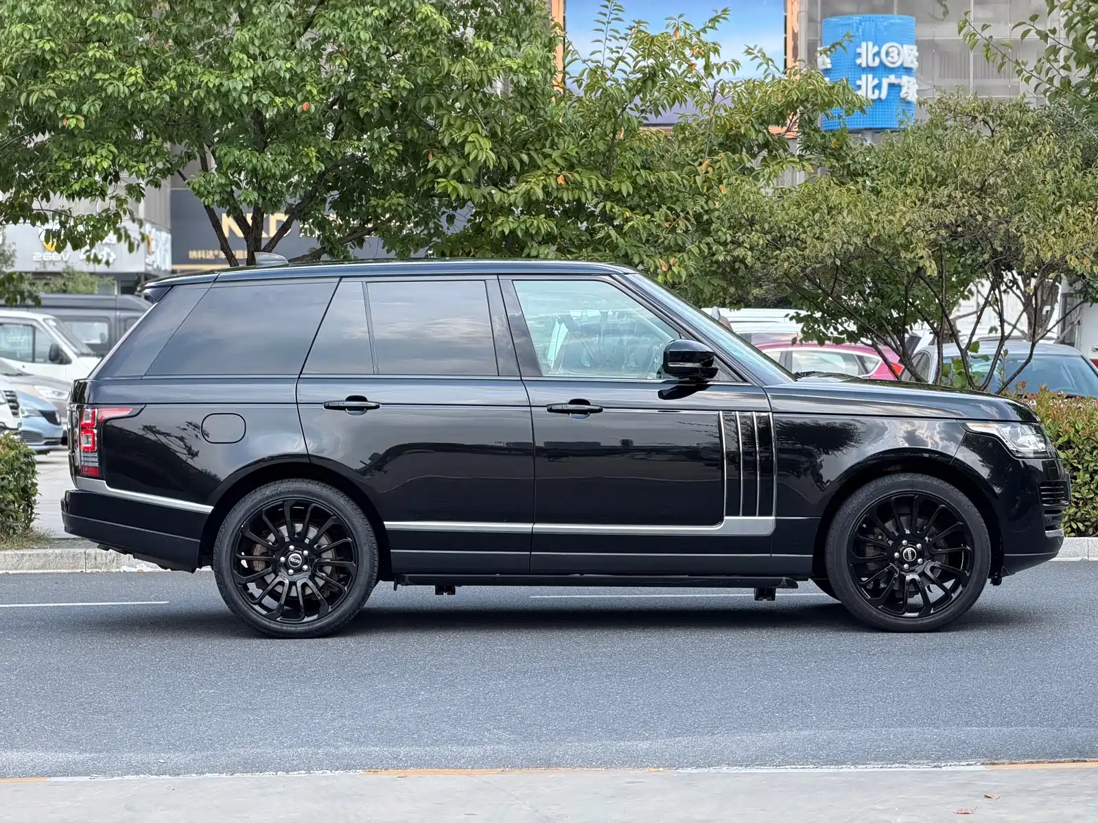 Фото 18 - Land Rover Range Rover