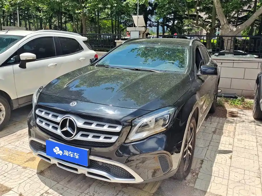 Mercedes-Benz GLA 2018 GLA 200 Fashion