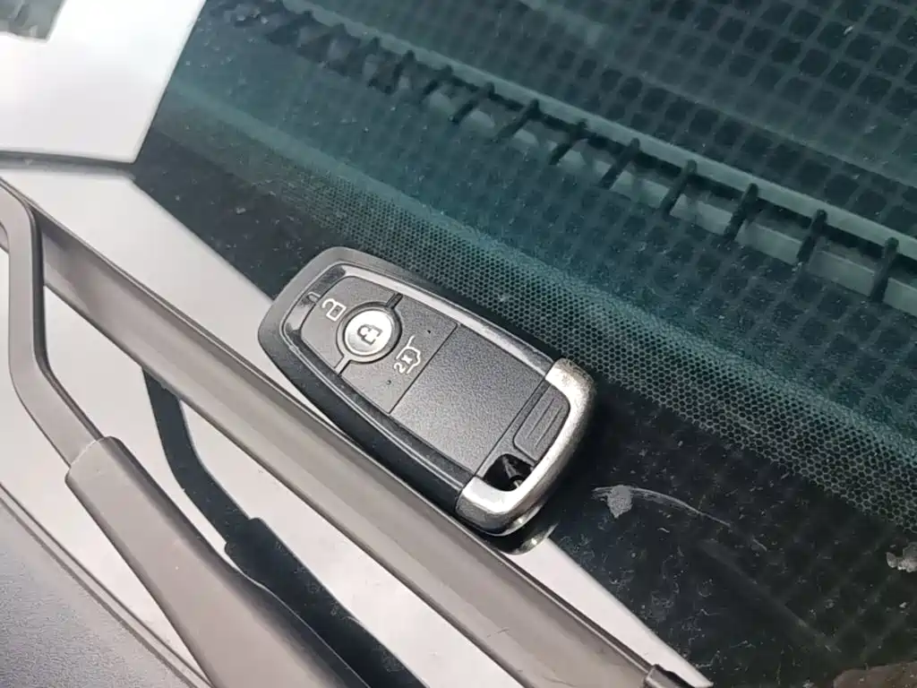 Фото 9 - Ford Escape