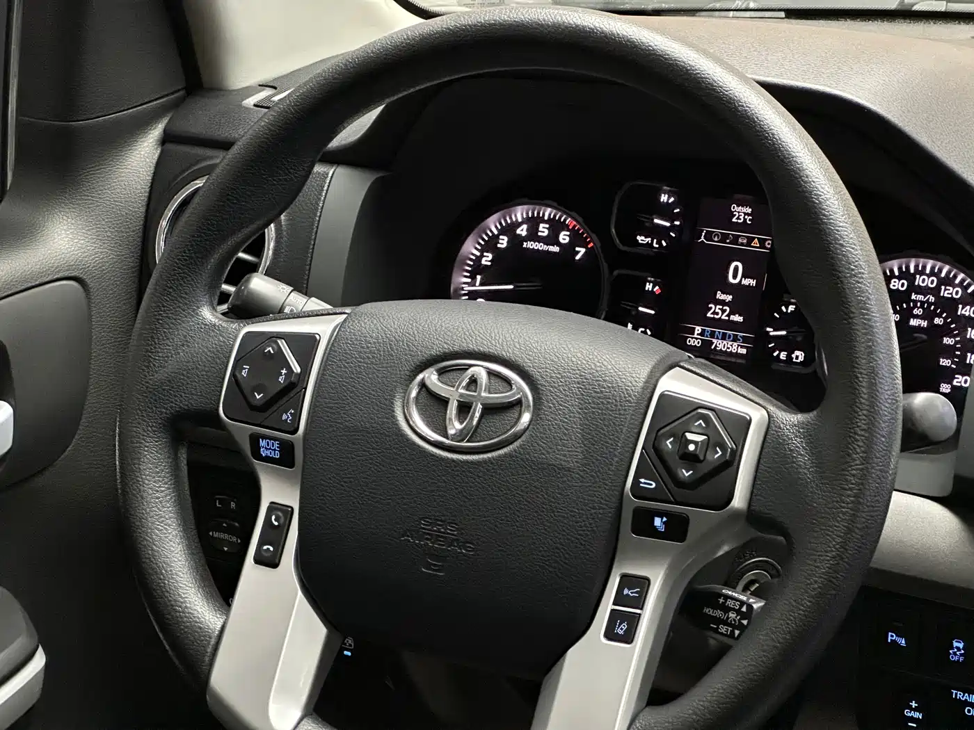 Toyota Tundra фото 10