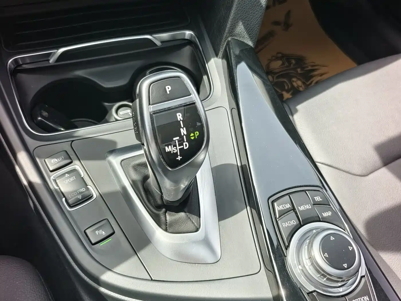 BMW 3 Series 2017 320Li M Sport фото 14