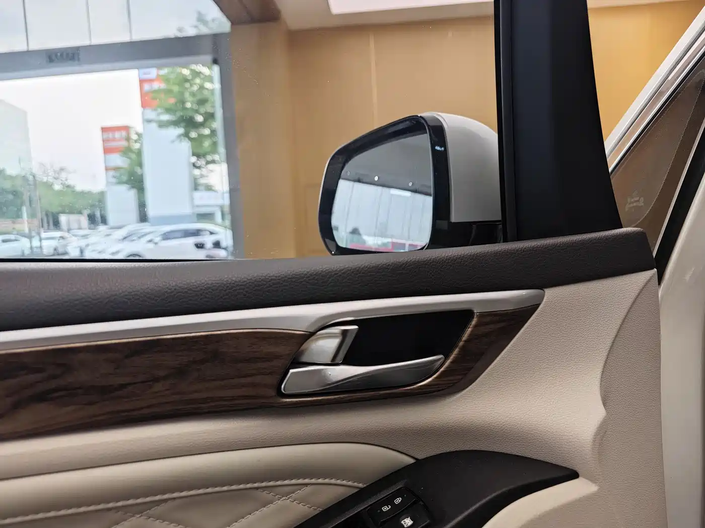 GAC Trumpchi Trumpchi M8 2018 320T Flagship Edition фото 9