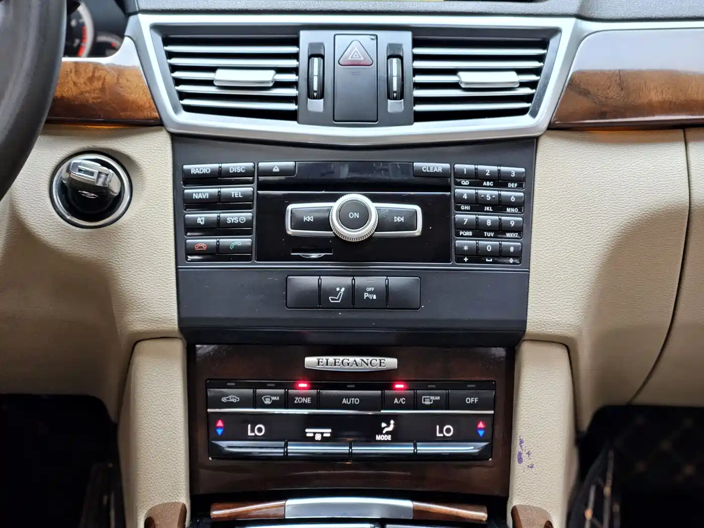 Mercedes-Benz E-Class 2012 E 200 L CGI Elegance фото 17