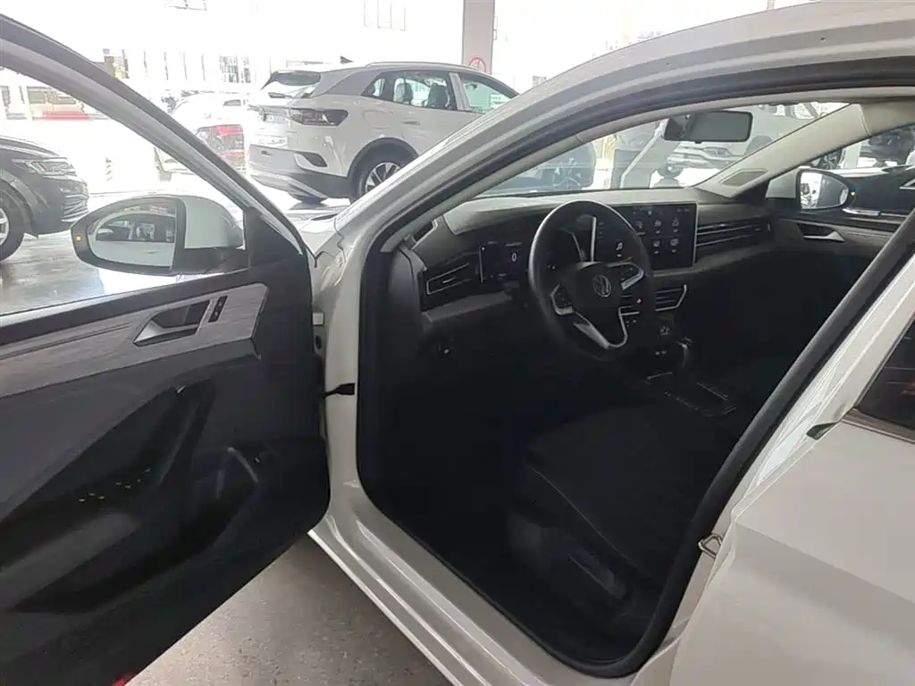 Volkswagen Sagitar 2023 300TSI DSG Surpassing Edition фото 16