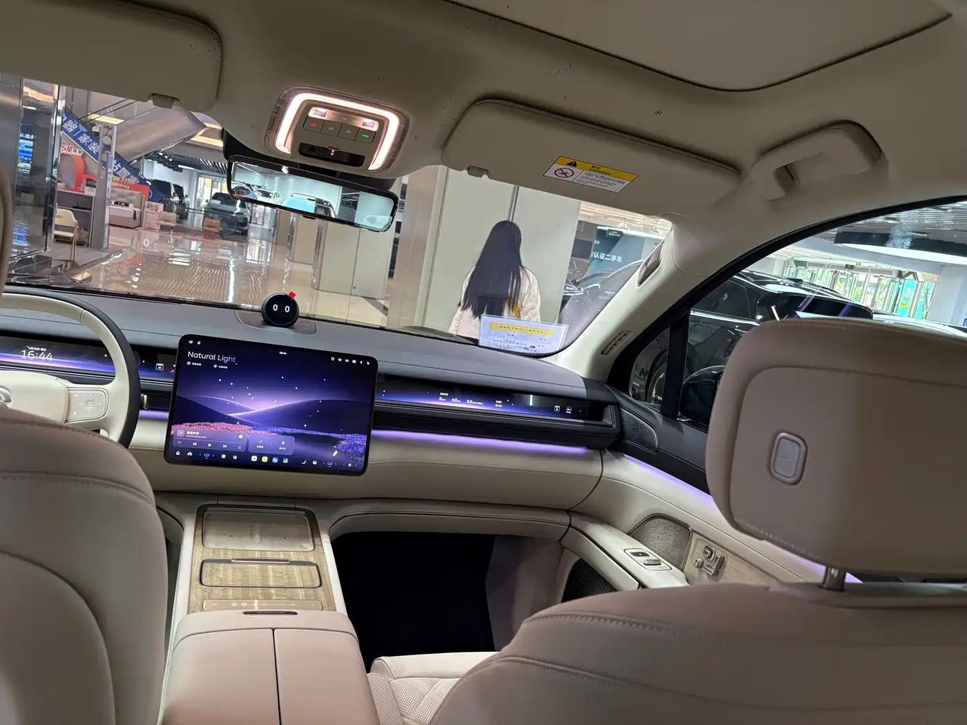 NIO ES8 2025 Model 6-Seat Executive Luxury Edition фото 11