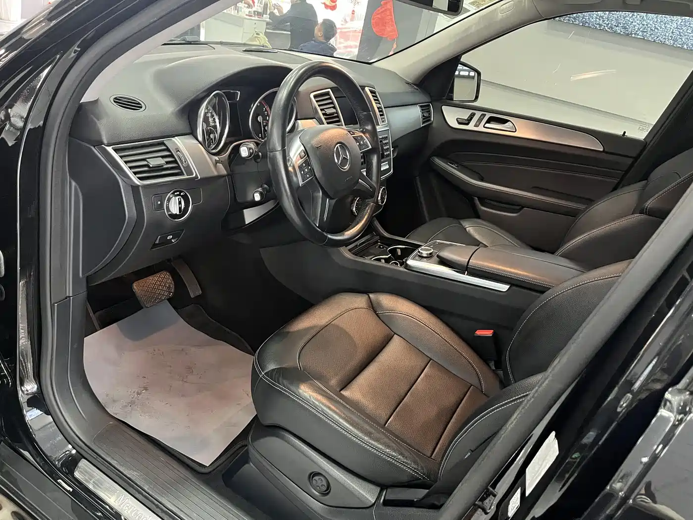Mercedes-Benz M-Class 2014 ML 320 4MATIC фото 13