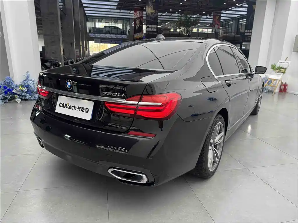 BMW 7 Series 2018 730Li Leading Type M Sport Package фото 12
