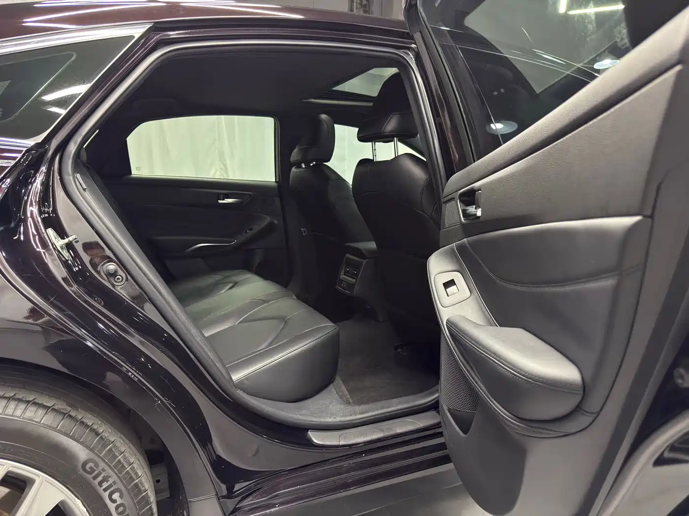 Toyota Avalon 2021 2.5L Luxury Edition фото 11
