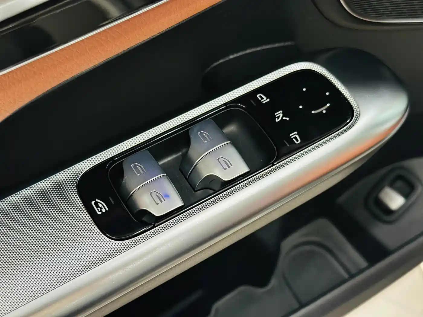 Mercedes-Benz GLC 2024 GLC 260 L 4MATIC Dynamic 5-seater фото 14