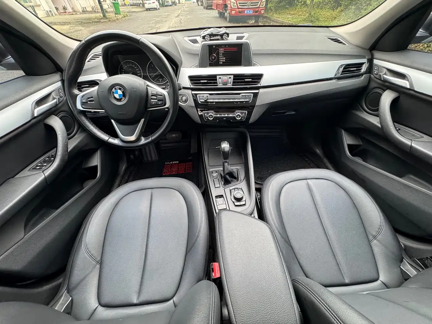 BMW X1 2018 sDrive18Li Fashion Model фото 6