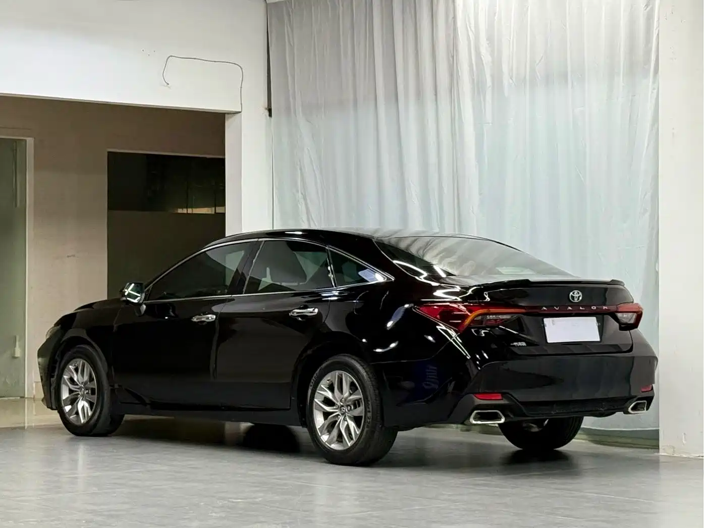 Toyota Avalon 2021 2.5L Luxury Edition фото 2
