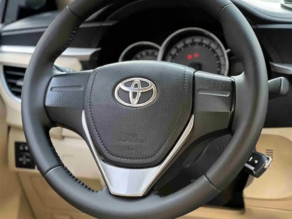Toyota Corolla 2014 1.6L CVT GL фото 13
