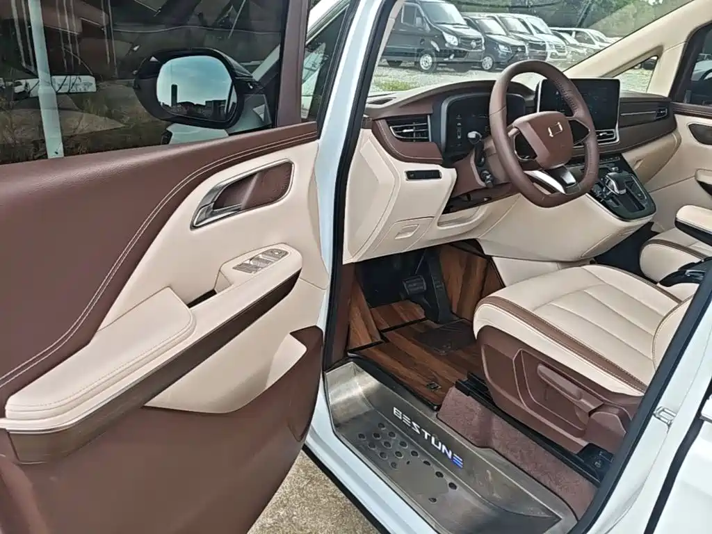 Besturn M9 2024 2023 2.0T Exclusive