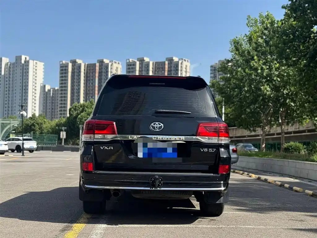 Toyota Land Cruiser 2012 4.6L Automatic VX-R фото 8