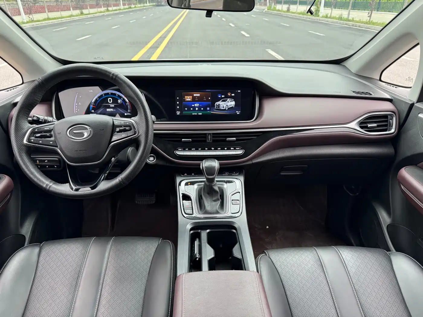 GAC Trumpchi Trumpchi M6 2021 270T DCT Luxury Edition (7-Seater) фото 15