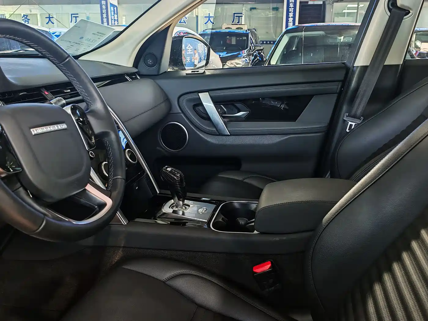 Land Rover Discovery Sport 2020 200PS Family Edition фото 3