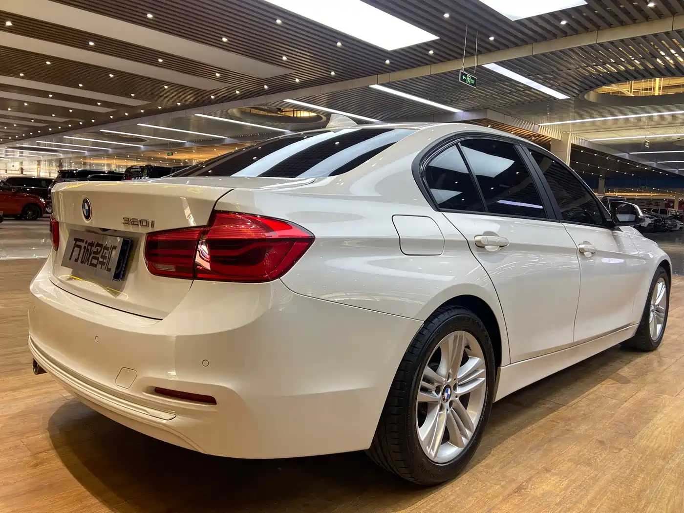 BMW 3 Series 2016 320i Fashion Model фото 23