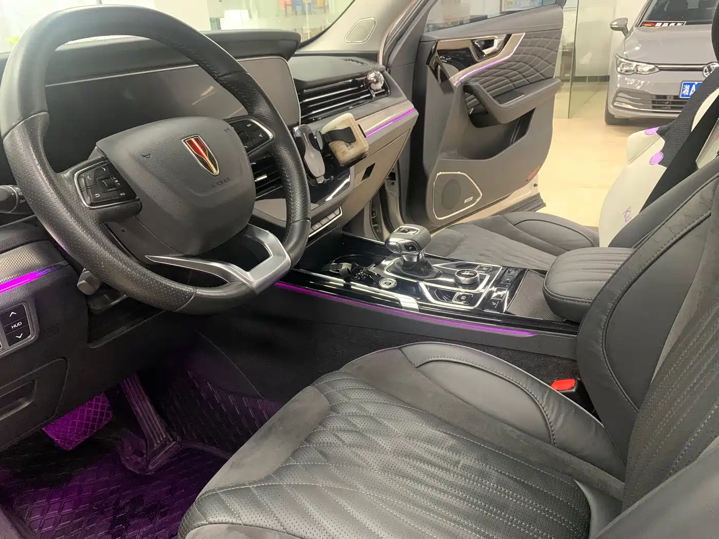 Hongqi HS5 2022 Facelift 2.0T Smart Flag Enjoyment Edition фото 12