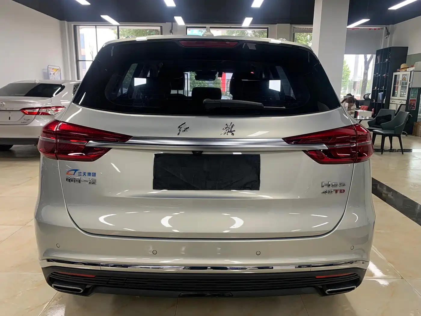 Hongqi HS5 2022 Facelift 2.0T Smart Flag Enjoyment Edition фото 17