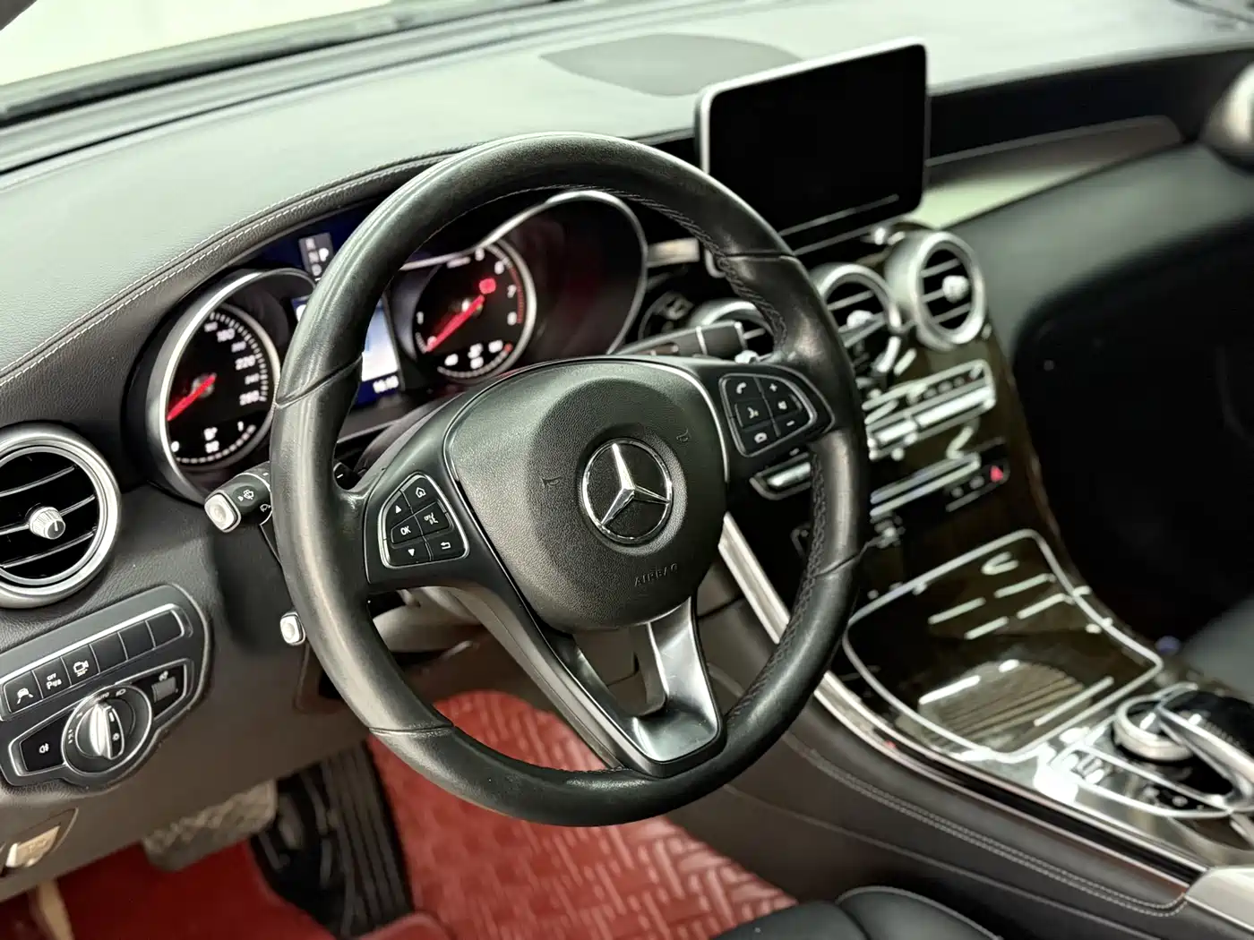 Mercedes-Benz GLC 2019 GLC 260 4MATIC Dynamic фото 4