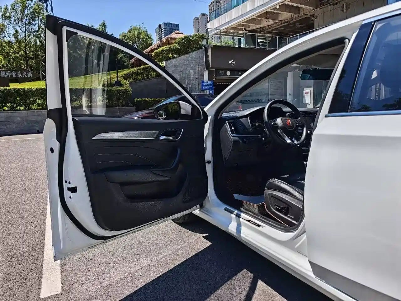Фото 29 - Roewe i6