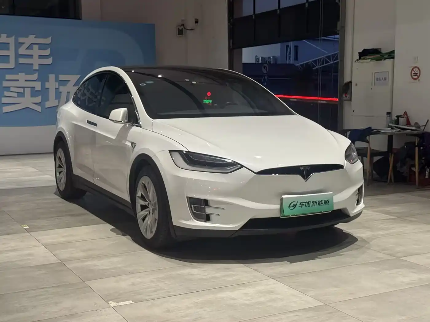 TESLA MODEL X