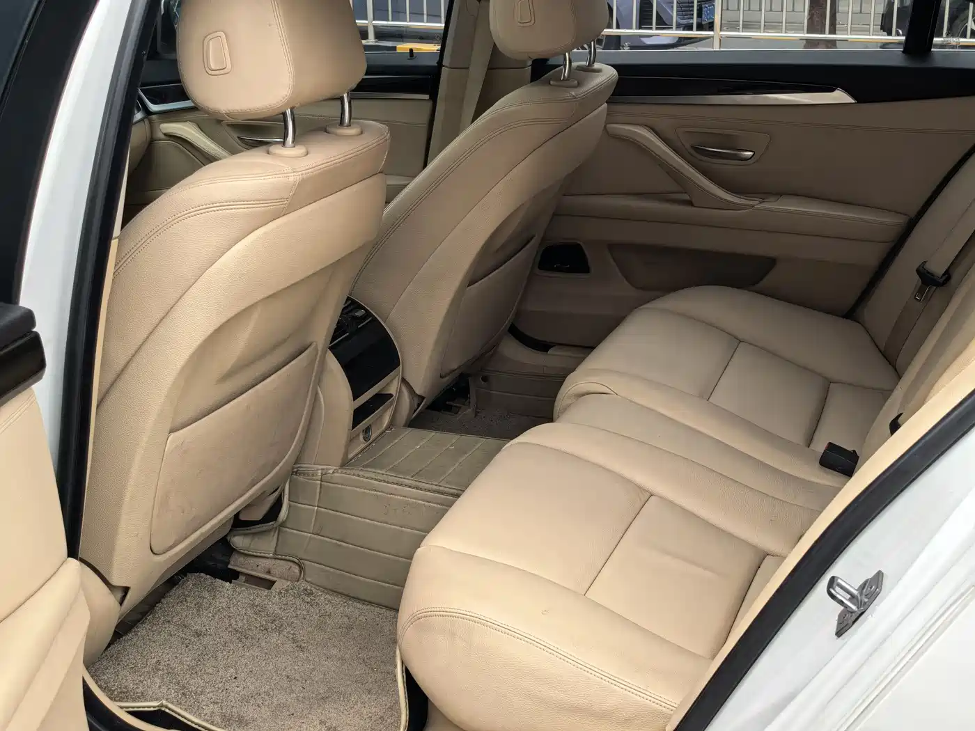 BMW 5 Series 2014 530Li Leading фото 6