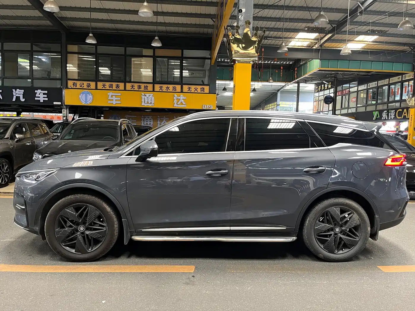 BYD Tang New Energy 2023 Model DM-i Champion Edition 112KM Honor фото 3