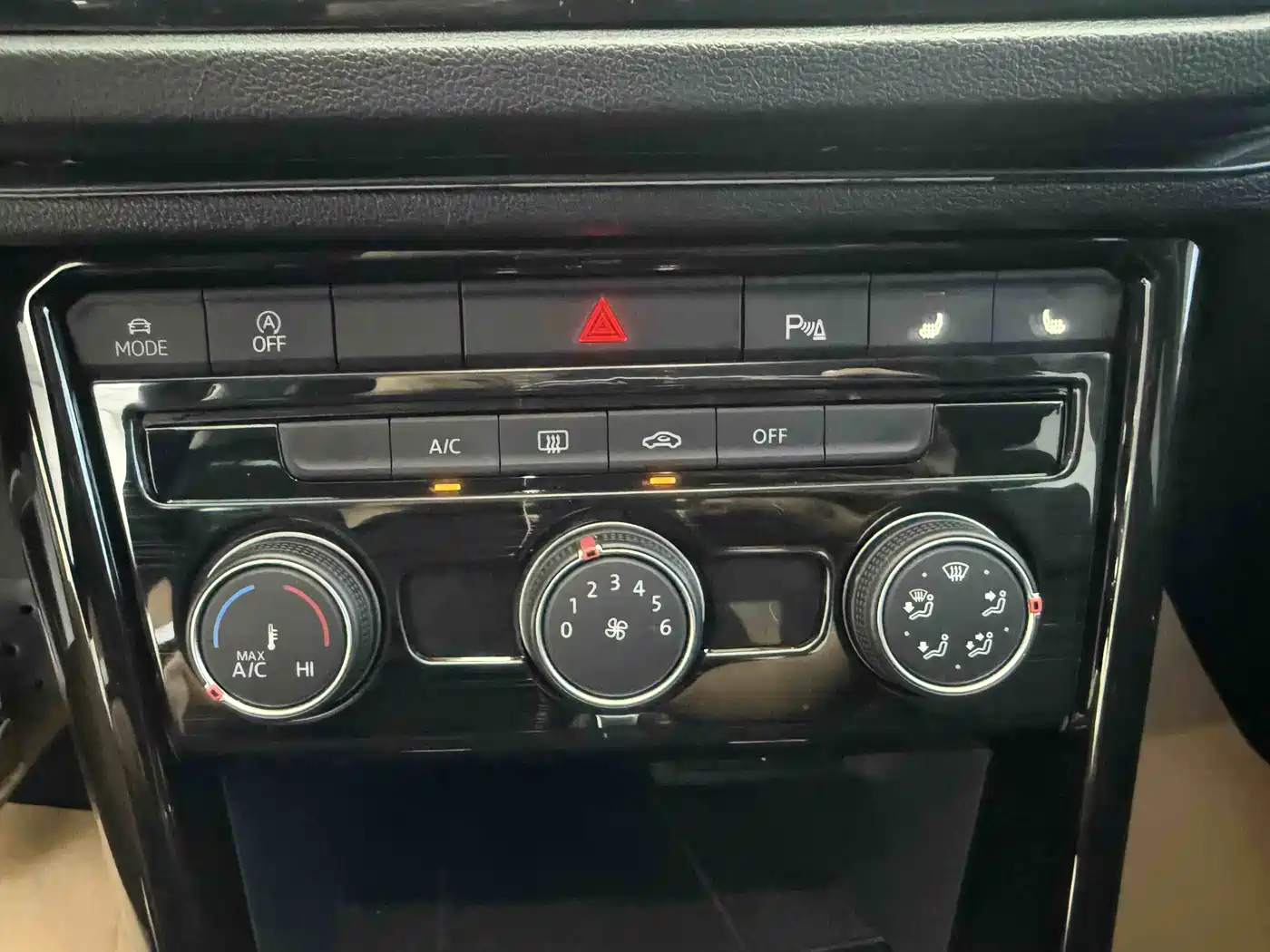 Volkswagen T-ROC 2021 Facelift 280TSI DSG 2WD Comfort Smart Connect Edition фото 15