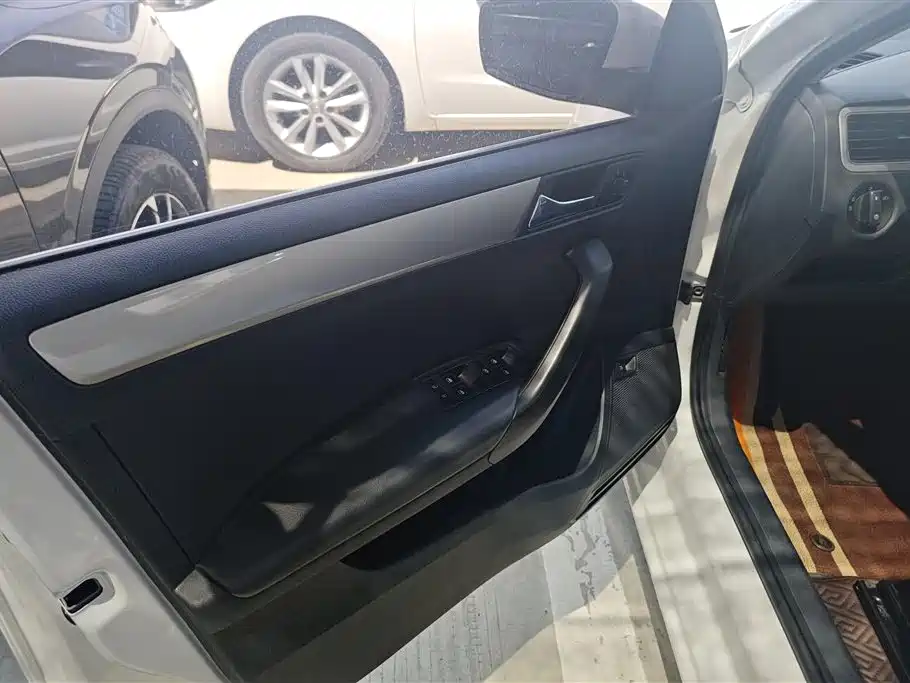 Škoda Rapid 2019 1.5L Automatic Comfort China V фото 7