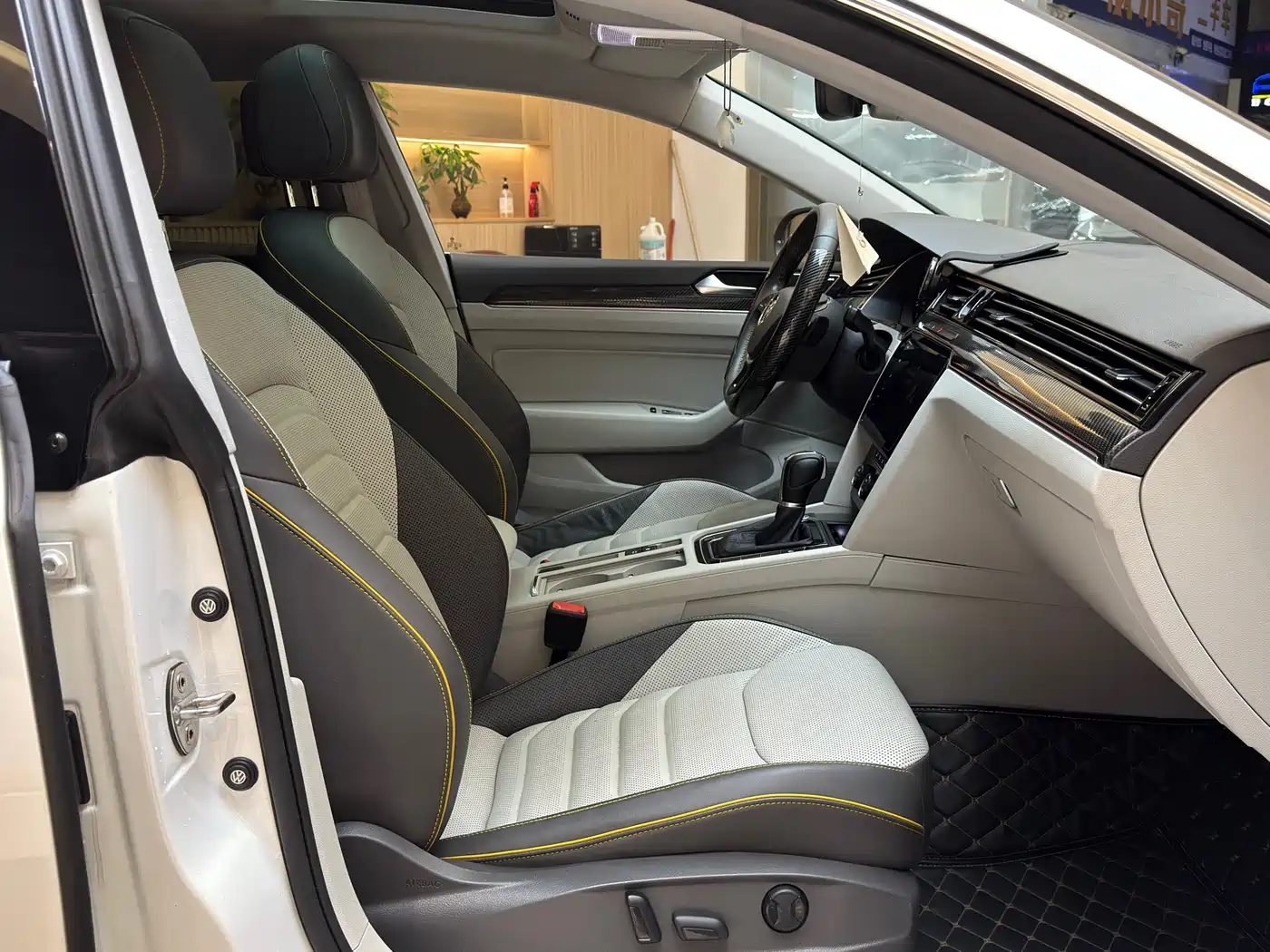 Volkswagen FAW-Volkswagen CC 2019 380TSI Radiance Edition China VI фото 13