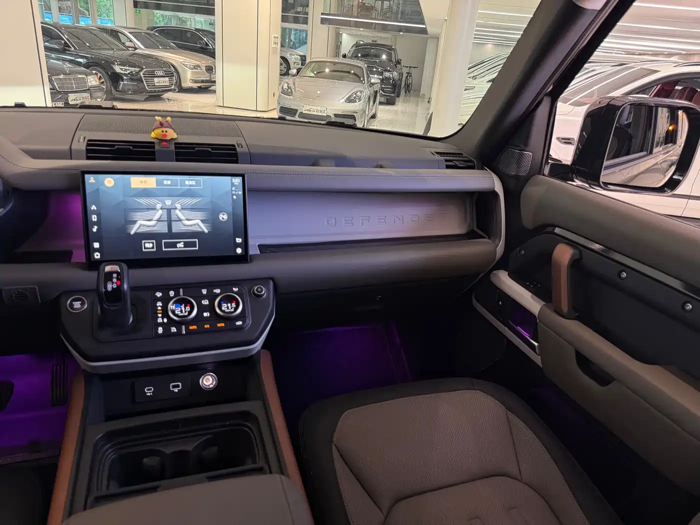 Land Rover Defender 2022 110 P400 X-DYNAMIC HSE фото 15