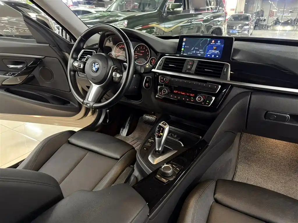 BMW 3 Series GT 2018 320i Fashion фото 16