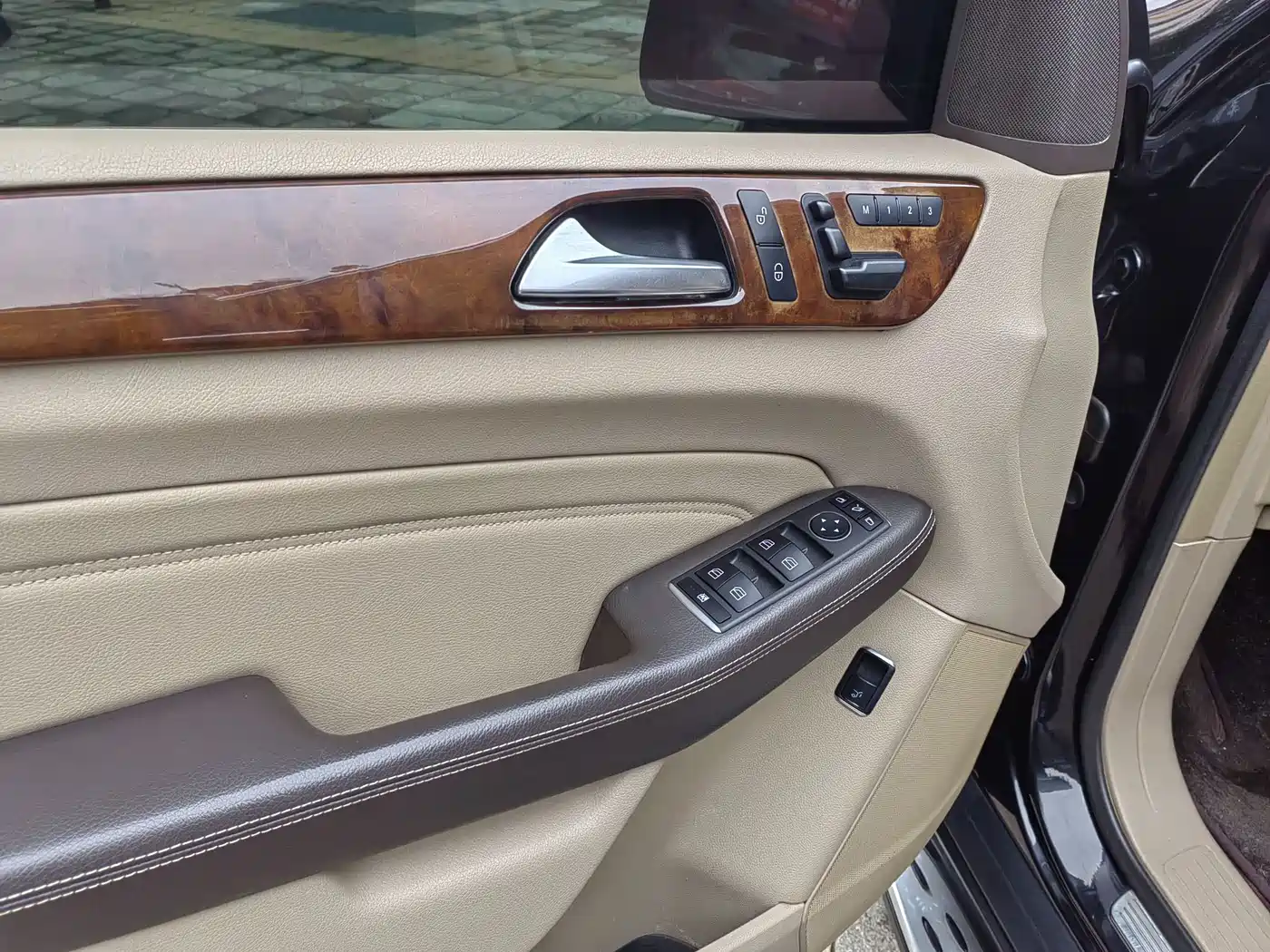 Mercedes-Benz M-Class 2012 Model ML 350 Luxury фото 8