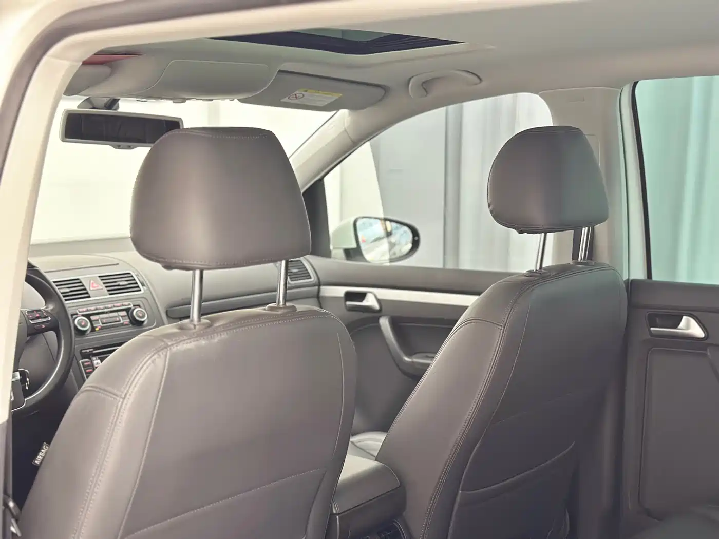 Volkswagen Touran 2015 1.4T DSG Flagship Edition 5-seater фото 27