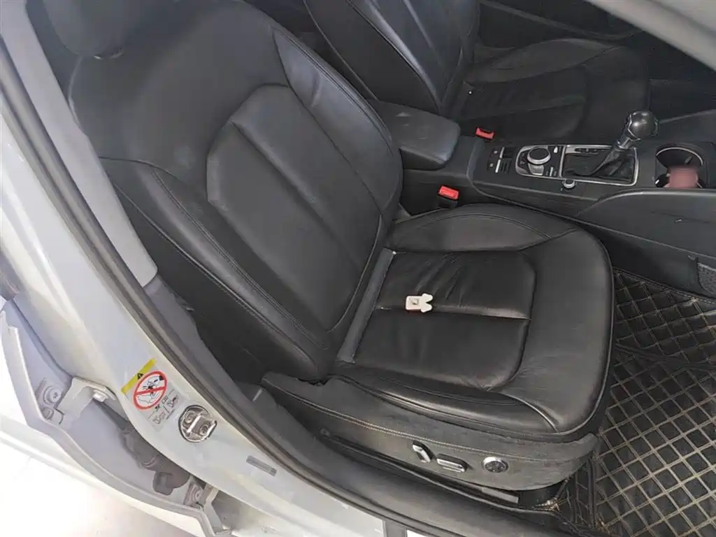 Audi A3 2018 30th Anniversary Limousine 35 TFSI Style фото 25