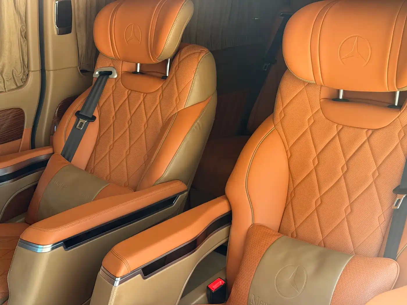 Mercedes-Benz Vito 2023 2.0T Business 7-Seater фото 16
