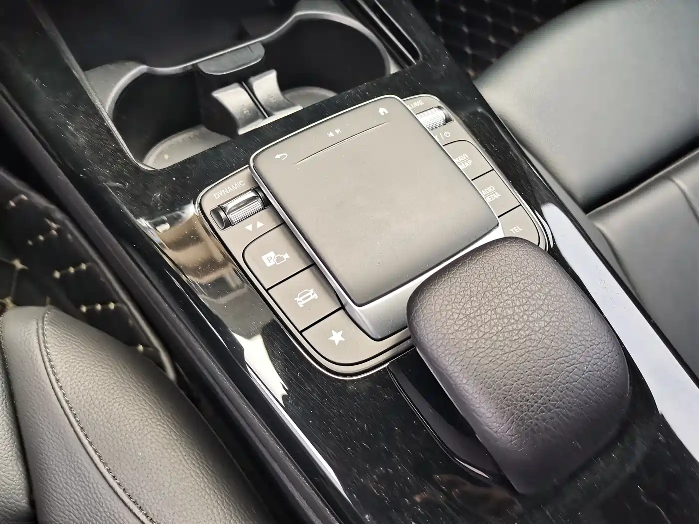 Mercedes-Benz A-Class 2022 A 200 L Sport Sedan Dynamic фото 8
