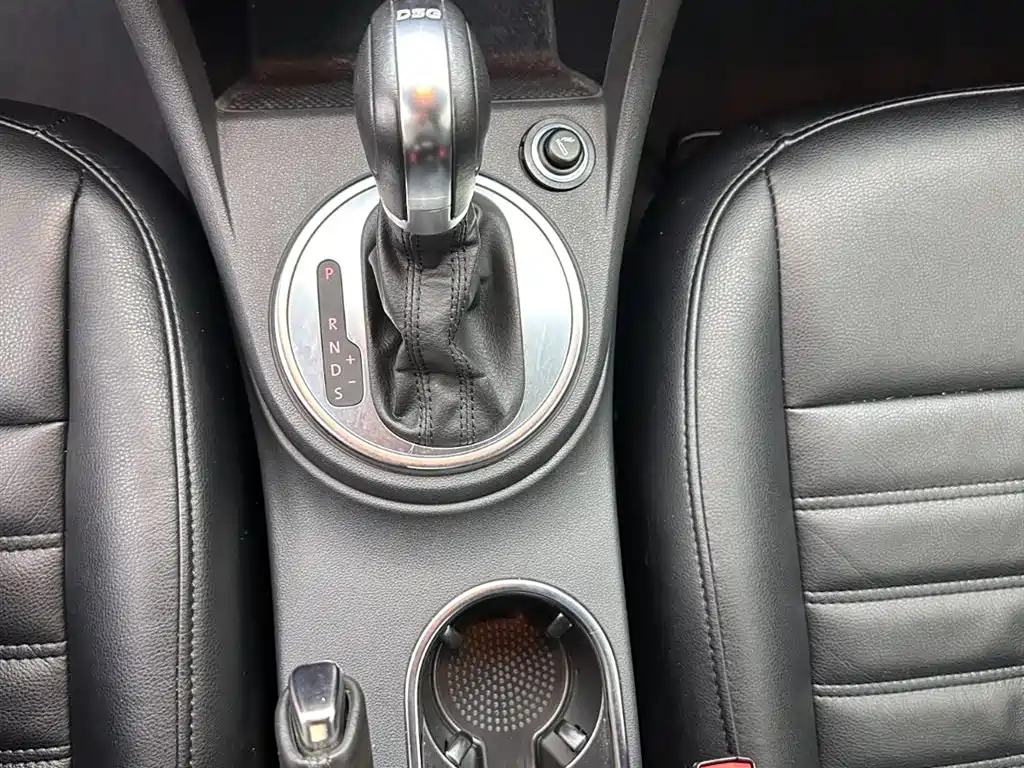 Volkswagen Beetle 2014 1.4TSI Fashion Edition фото 12