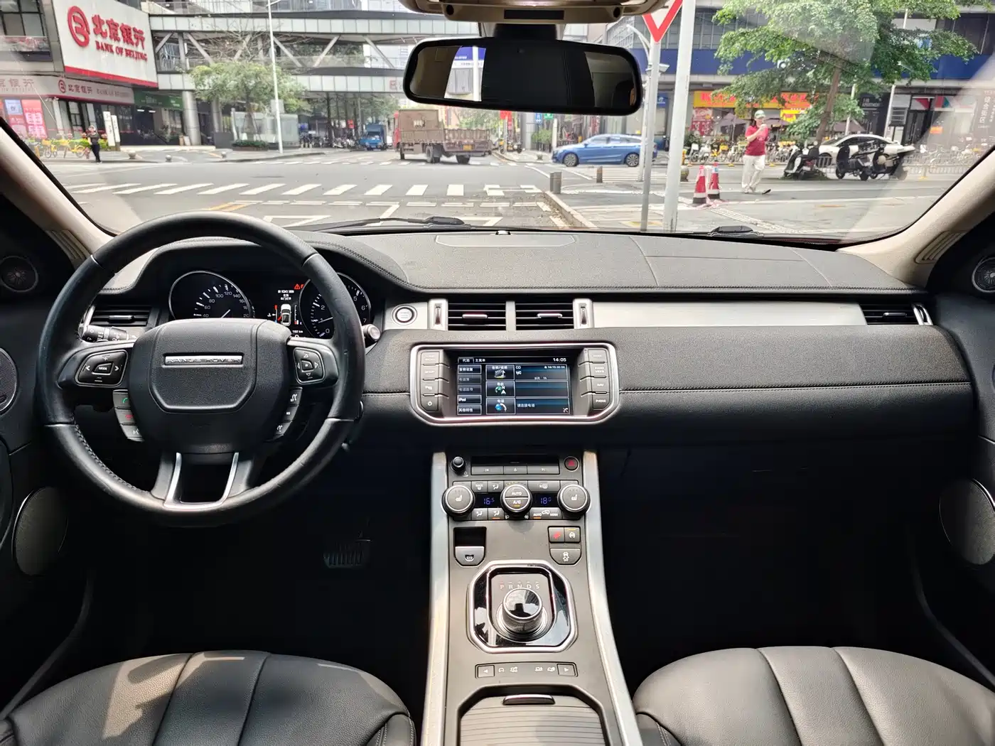 Land Rover Range Rover Evoque 2015 2.0T 5-Door Intelligent Edition фото 18