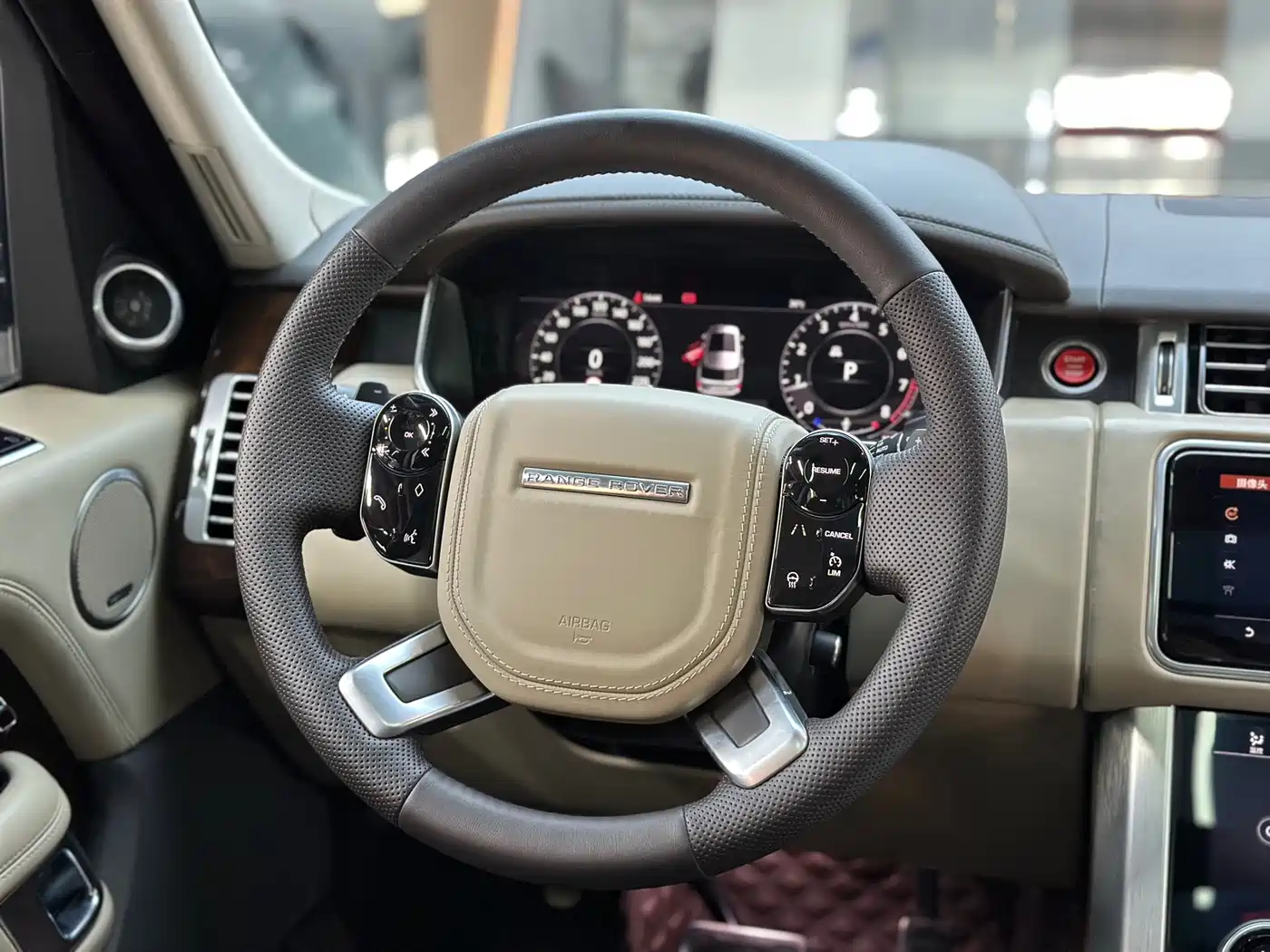 Land Rover Range Rover 2021 3.0 L6 Heritage Edition фото 13
