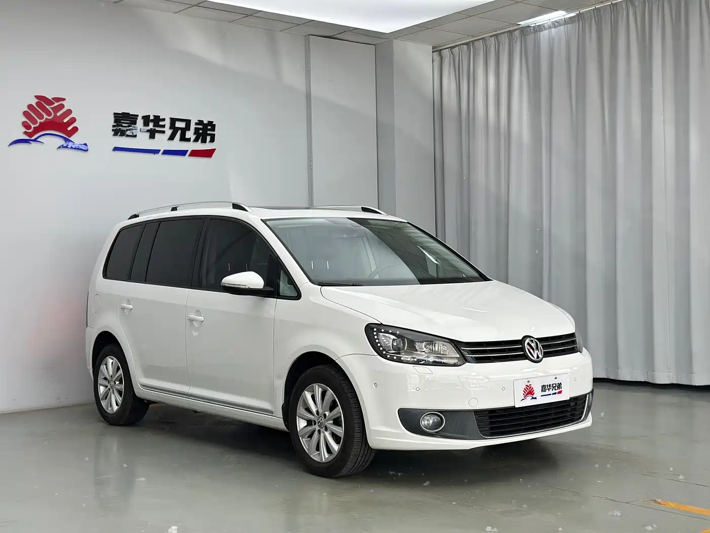 Volkswagen Touran 2015 1.4T DSG Flagship Edition 5-seater фото 5