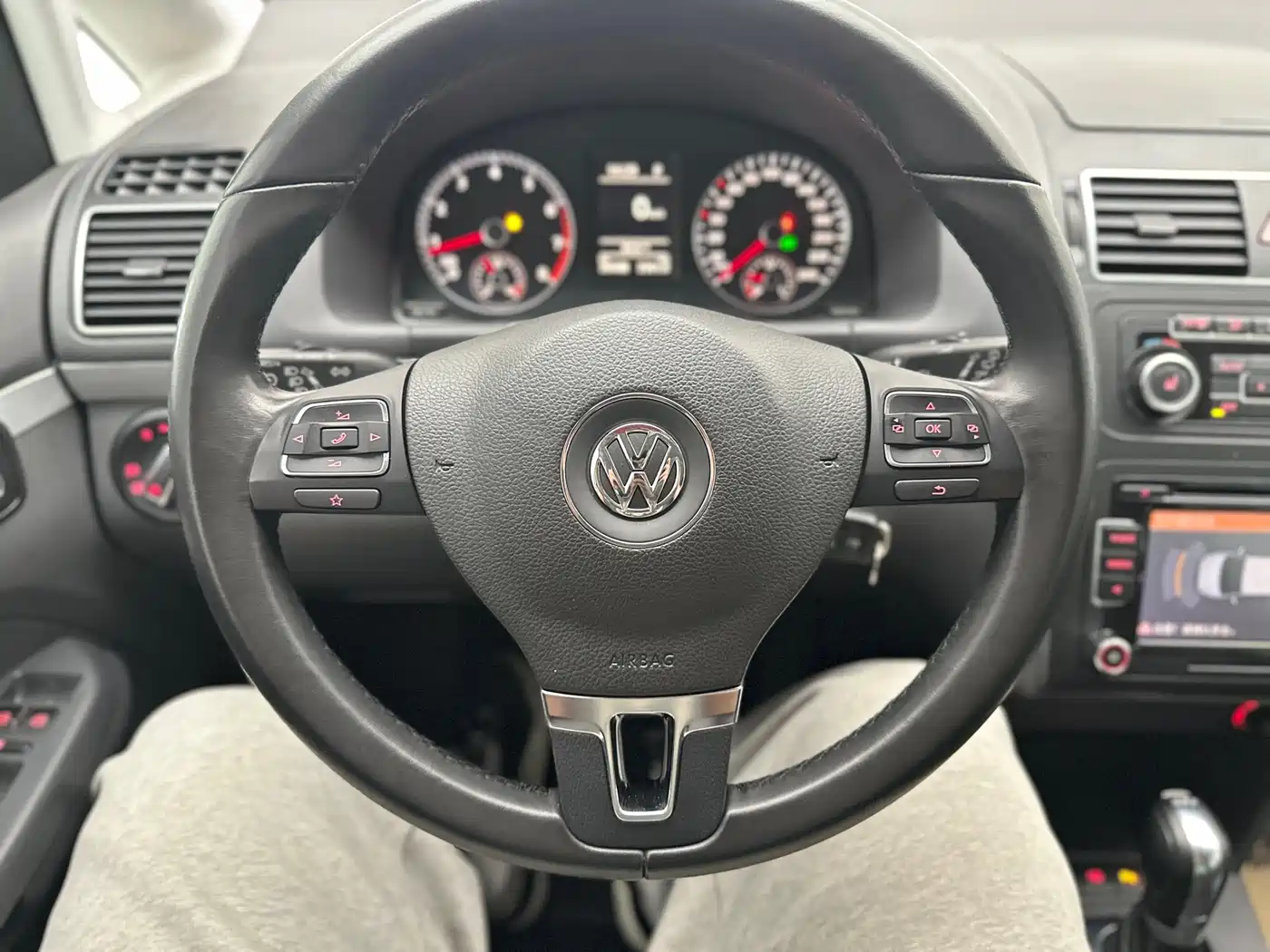 Volkswagen Touran 2015 1.4T DSG Flagship Edition 5-seater фото 21