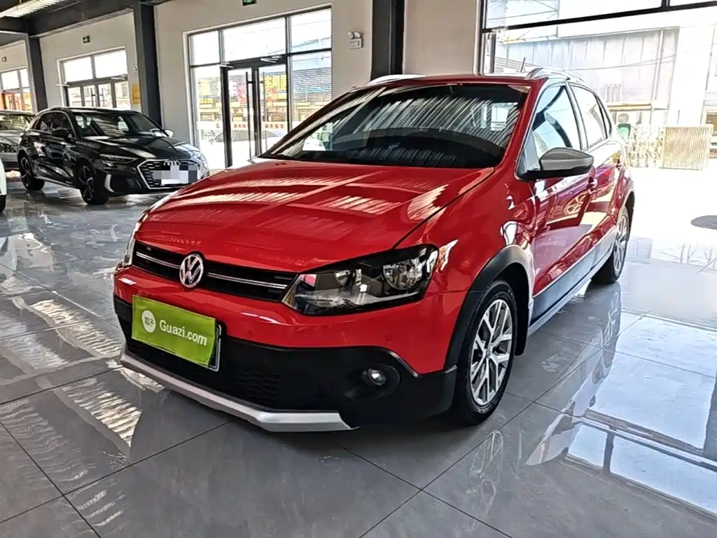 Volkswagen Polo 2014 1.6L Cross Polo Automatic фото 2
