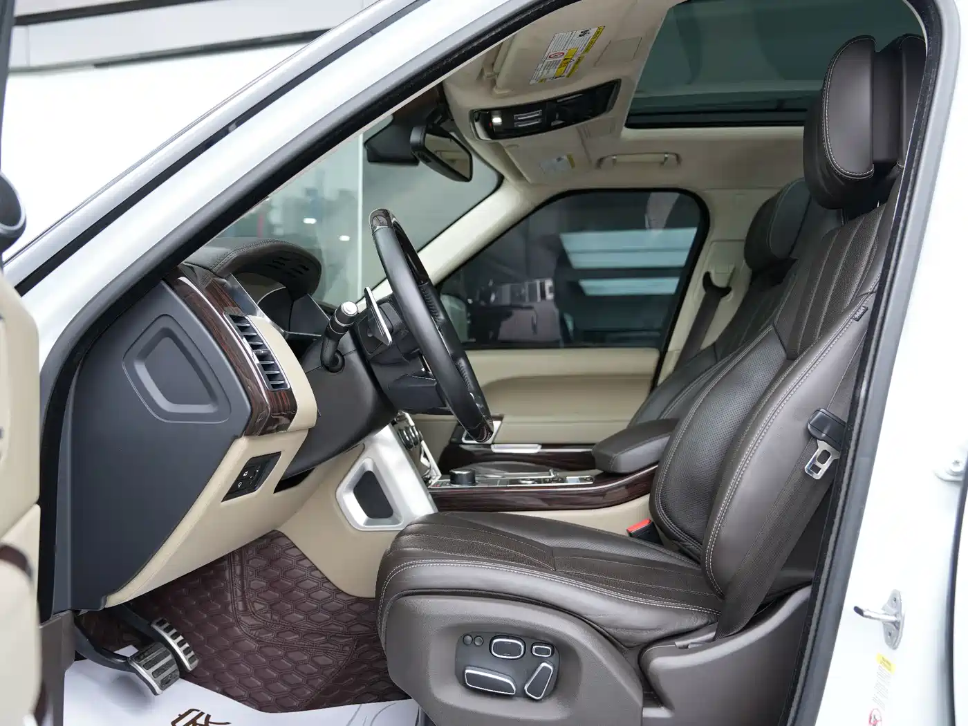 Land Rover Range Rover 2015 5.0 SC V8 AB Prestigious Genesis Extended Edition фото 9