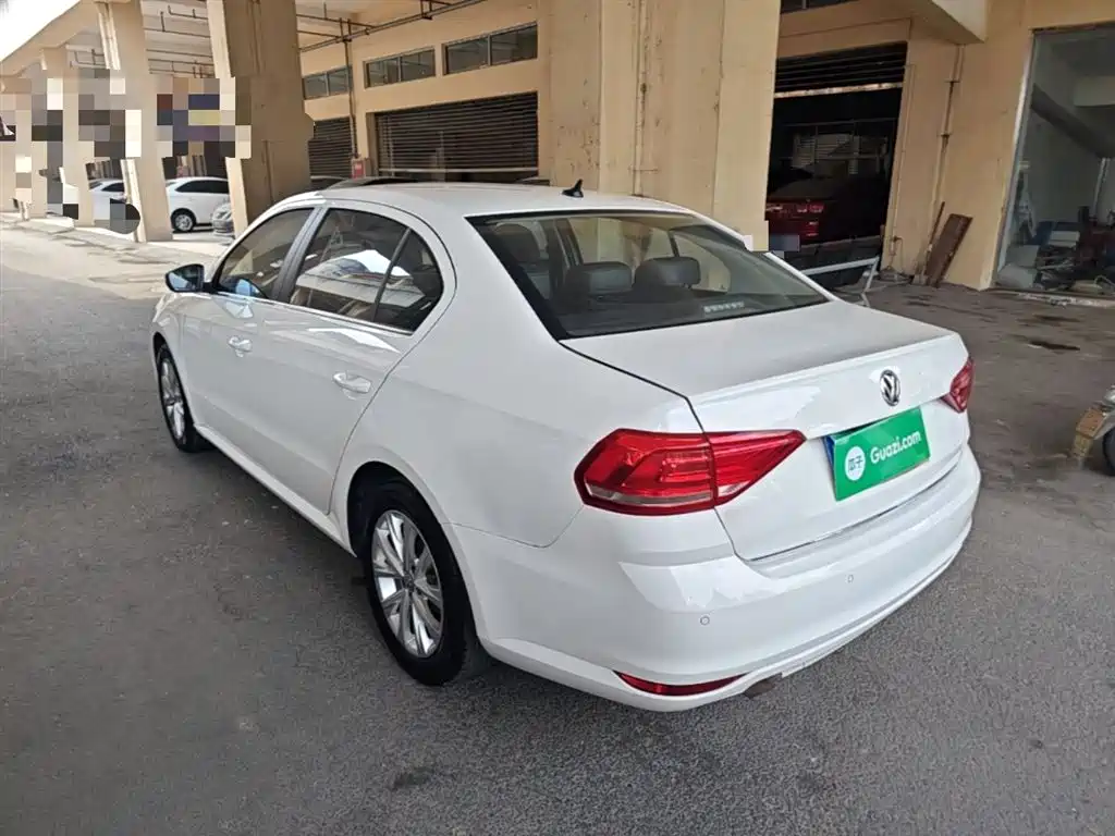 Volkswagen Lavida 2017 1.6L Automatic Comfort Edition фото 5