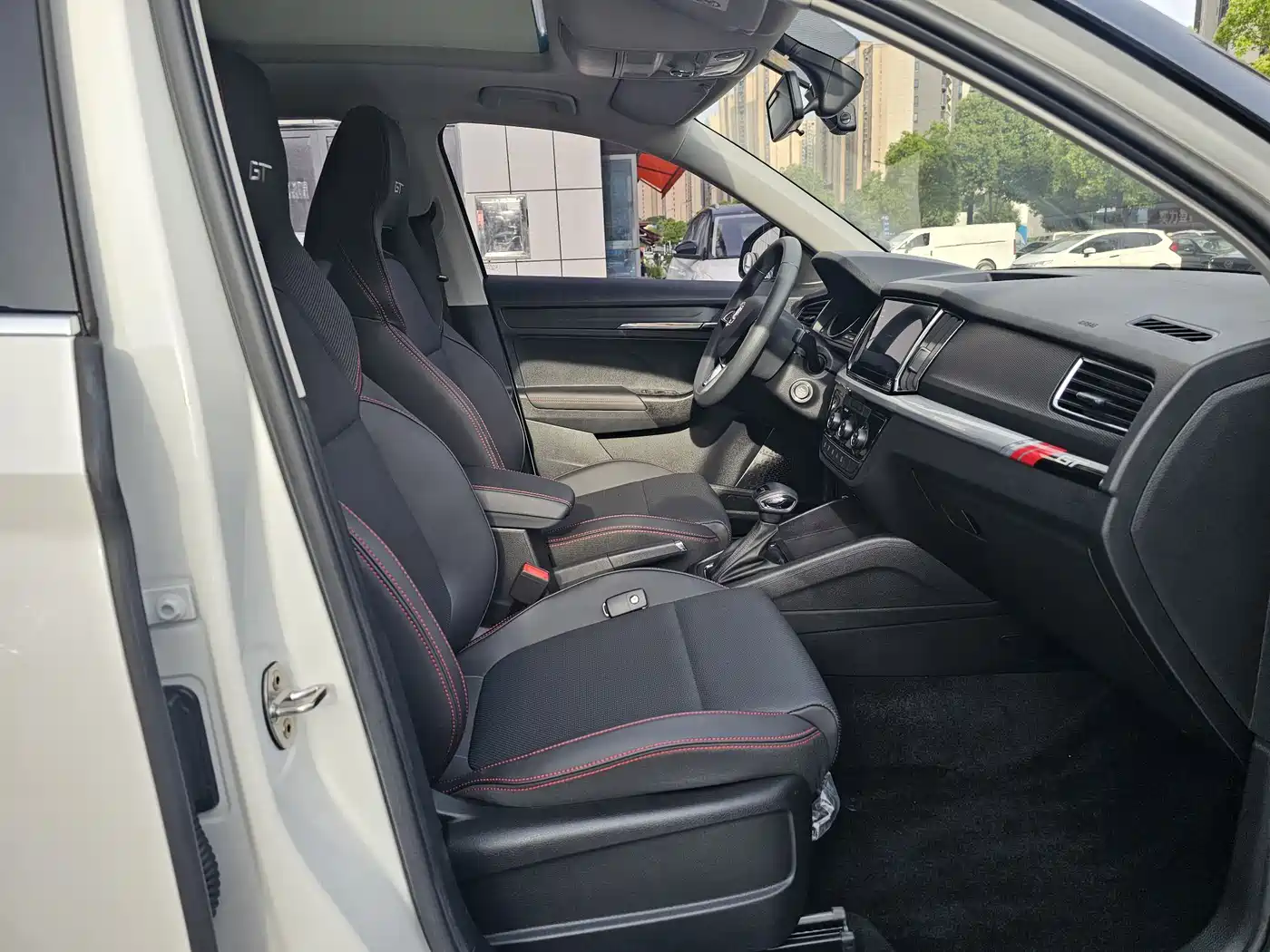 Škoda Kamiq 2021 GT TSI230 DSG Flagship Edition фото 8