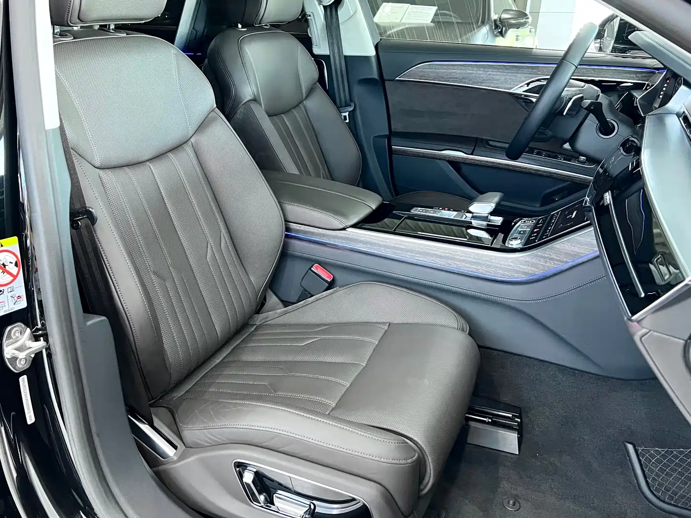 Audi A8 2021 A8L 60 TFSI quattro Premium фото 8
