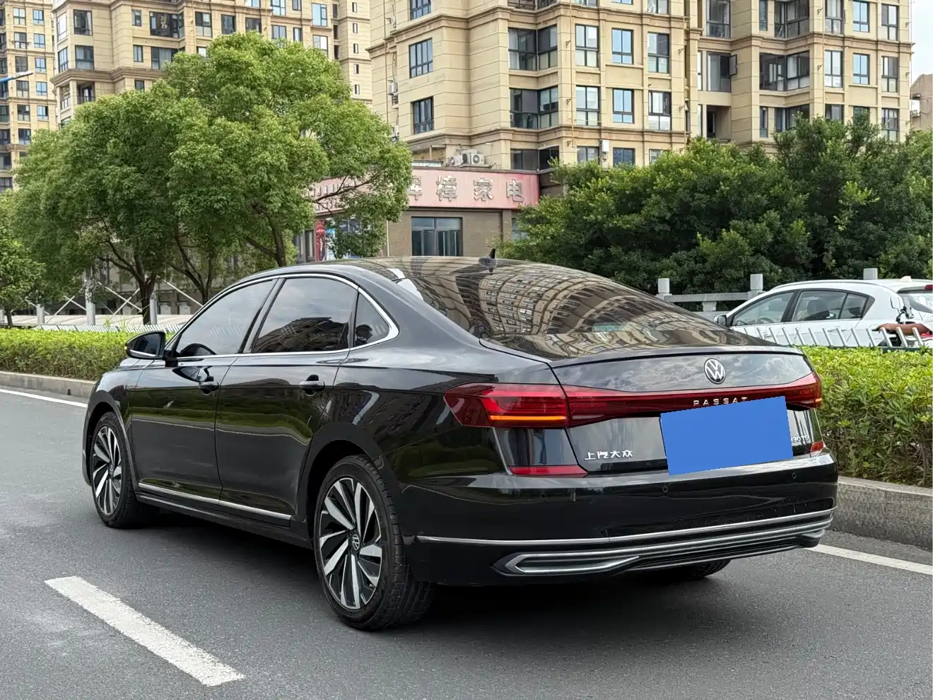 Volkswagen Passat 2022 330TSI Starlight Elite Edition фото 5