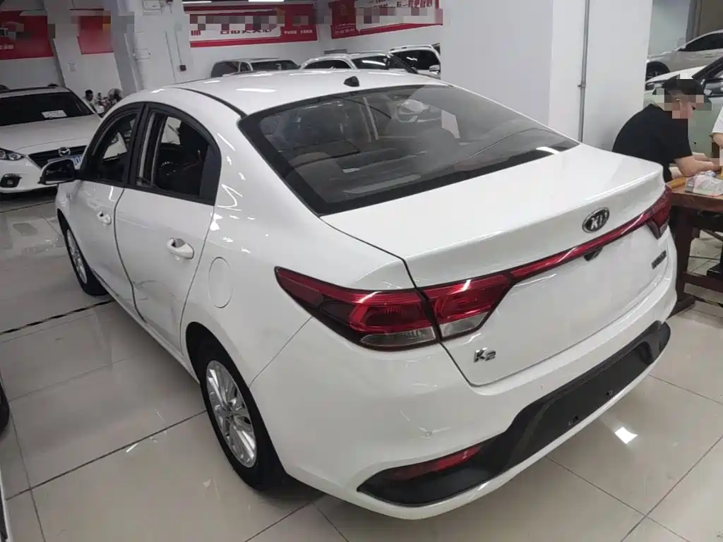 Kia K2 2017 2017 Sedan 1.4L AT GLS